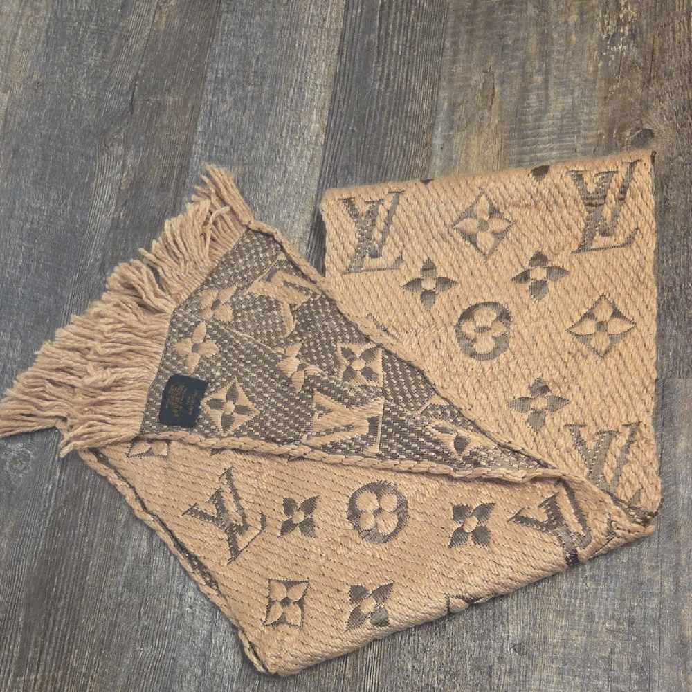 LOUIS VUITTON LV Beige Neutral Logomania Shine Monogram Scarf Tan Grey Wool Silk - Picture 12 of 16